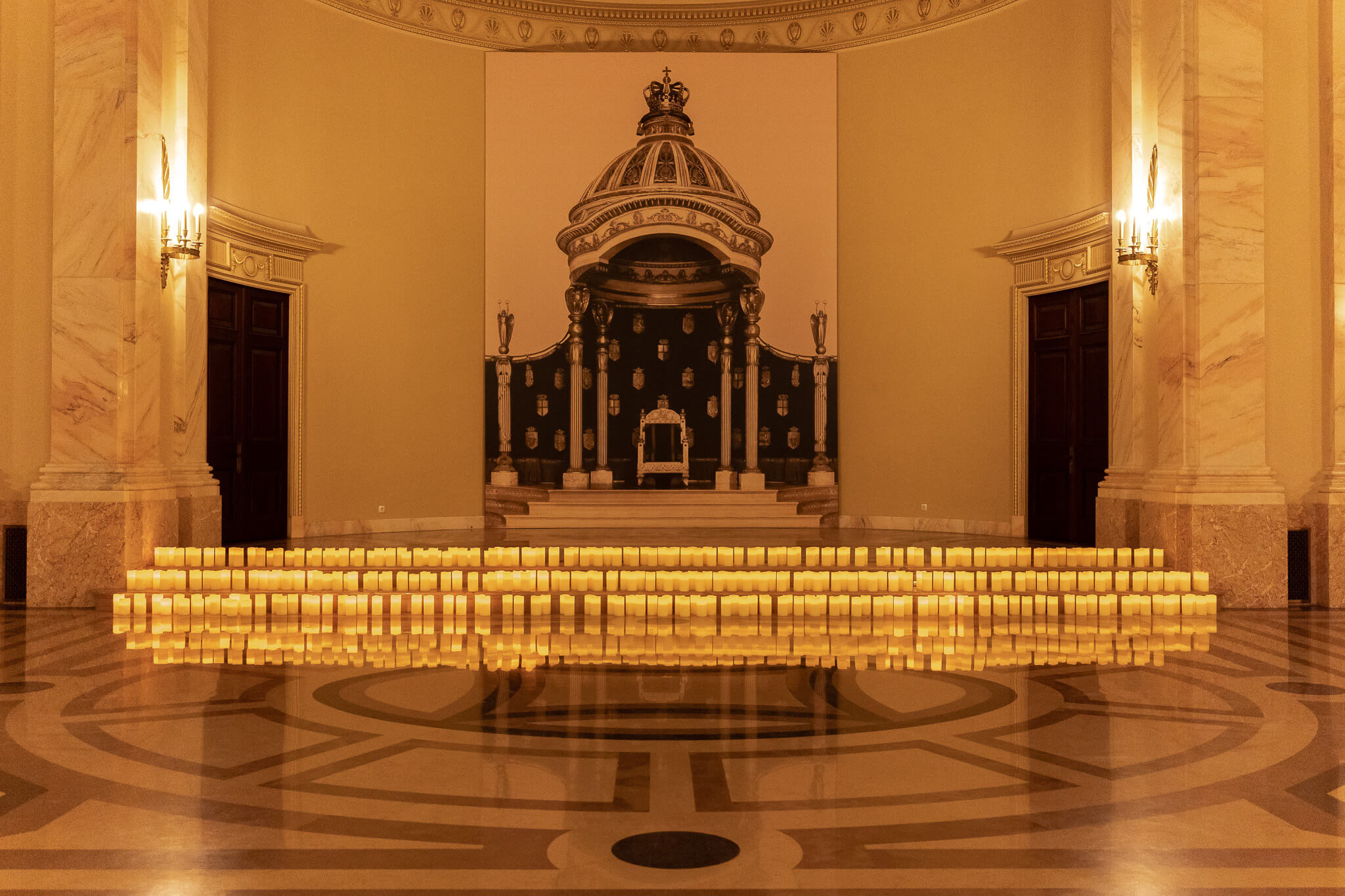 MNAR · București — La lumina lumânărilor